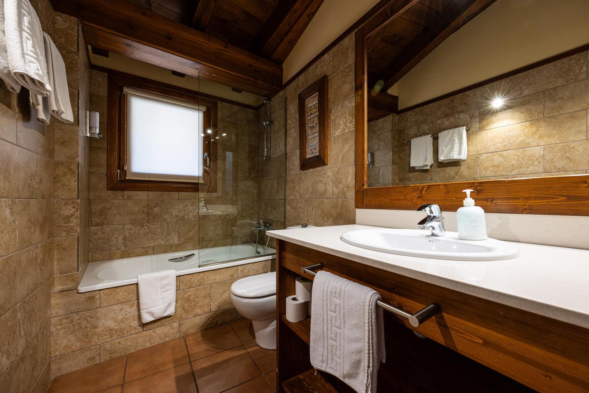 Aparthotel Bellver Bellver De Cerdanya Eksteriør billede